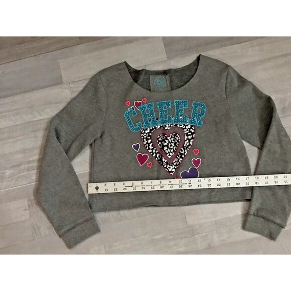 SO Girl's Ladies Gray Long Sleeve Crop Sweater Cheer Top Size 12 1/2 - Picture 7 of 8
